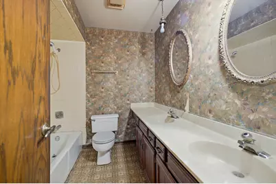 301 N Catino Court, Mount Prospect, IL 60056 - Photo 17