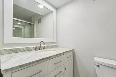 260 E Chestnut Street #2505, Chicago, IL 60611 - Photo 9