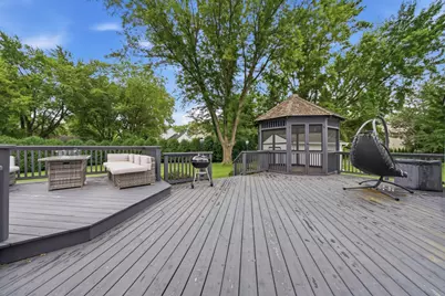 740 Thompson Boulevard, Buffalo Grove, IL 60089 - Photo 25