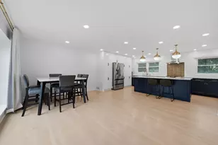 740 Thompson Blvd, Buffalo Grove, IL 60089 - Photo 9