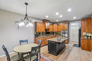 343 Arbor Glen Blvd, Schaumburg, IL 60195 - Photo 9