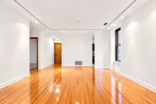 550 W Surf St, Chicago, IL 60657 - Photo 9