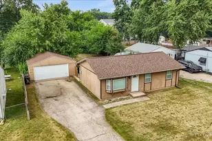 1106 Emerald Ln, Machesney Park, IL 61115 - Photo 3