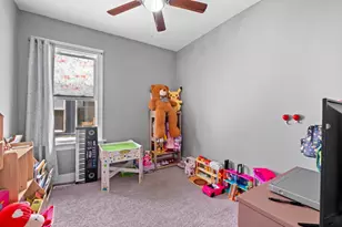 10724 S Prairie Ave, Chicago, IL 60628 - Photo 11