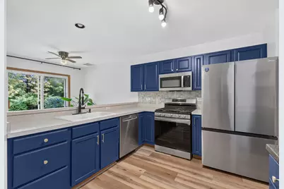 1465 Meadowsedge Lane, Carpentersville, IL 60110 - Photo 11