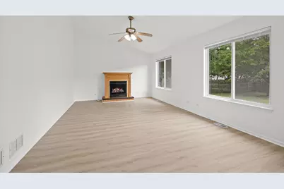 10481 Somerset Lane, Huntley, IL 60142 - Photo 7
