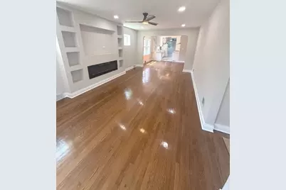 8926 S Paxton Avenue, Chicago, IL 60617 - Photo 3