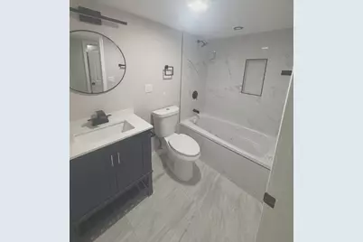 8926 S Paxton Avenue, Chicago, IL 60617 - Photo 25