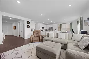 422 Cottrell Ln, Aurora, IL 60506 - Photo 7