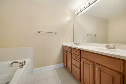 125 N Buffalo Grove Road #213, Buffalo Grove, IL 60089 - Photo 15
