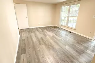 810 Fairoaks Dr, Champaign, IL 61821 - Photo 7