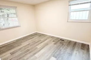 810 Fairoaks Dr, Champaign, IL 61821 - Photo 15
