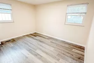810 Fairoaks Dr, Champaign, IL 61821 - Photo 13