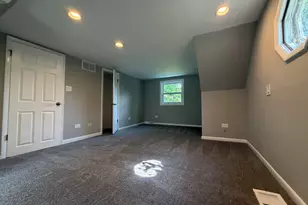 321 Janet Ave, Darien, IL 60561 - Photo 13