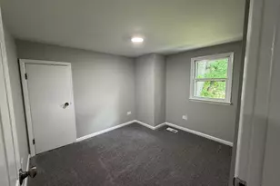 321 Janet Ave, Darien, IL 60561 - Photo 15