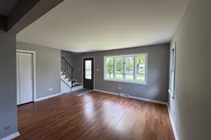 321 Janet Ave, Darien, IL 60561 - Photo 7