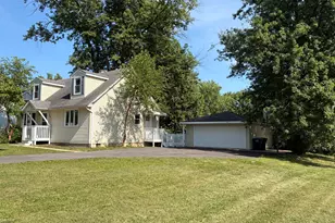 321 Janet Ave, Darien, IL 60561 - Photo 1