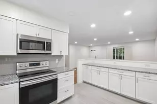 930 Dorncliff Ln, Buffalo Grove, IL 60089 - Photo 15