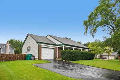 930 Dorncliff Lane, Buffalo Grove, IL 60089 - Photo 1