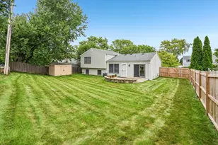89 Foxcroft Rd, Naperville, IL 60565 - Photo 35