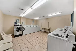 111 E Chestnut St, Chicago, IL 60611 - Photo 19