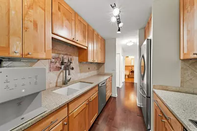 111 E Chestnut Street #30G, Chicago, IL 60611 - Photo 7