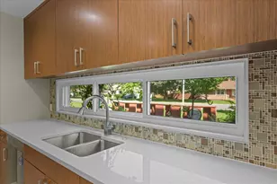 303 Central Ave, Aurora, IL 60506 - Photo 13