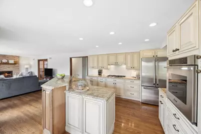 2066 Bunker Circle, Naperville, IL 60563 - Photo 9