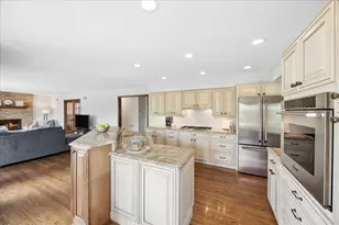2066 Bunker Cir, Naperville, IL 60563 - Photo 9