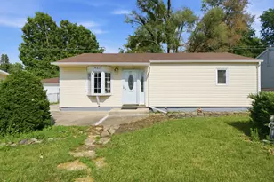 407 Laurel Ave, Romeoville, IL 60446 - Photo 1