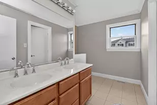 400 S Frontenac St, Aurora, IL 60504 - Photo 15