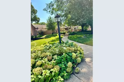 550 E Main Street #2E, Barrington, IL 60010 - Photo 3
