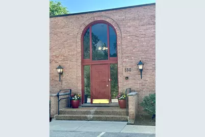 550 E Main Street #2E, Barrington, IL 60010 - Photo 1