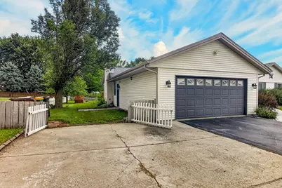 9289 Old Towne Court, Roscoe, IL 61073 - Photo 3