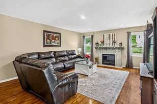 9289 Old Towne Ct, Roscoe, IL 61073 - Photo 7