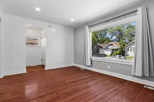 9913 S Parnell Ave, Chicago, IL 60628 - Photo 3
