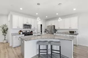 153 Roslyn Pl, Bloomingdale, IL 60108 - Photo 5