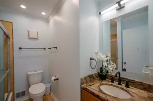 934 E 55th St, Chicago, IL 60615 - Photo 13