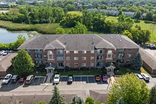 881 N Swift Rd, Addison, IL 60101 - Photo 3