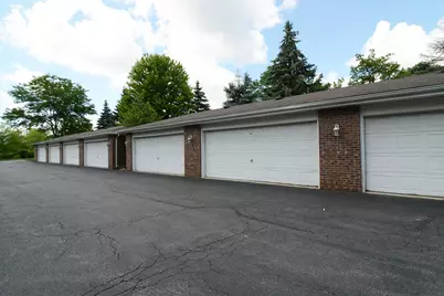881 N Swift Road #306, Addison, IL 60101 - Photo 5