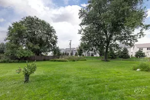 3S664 Delles Rd, Naperville, IL 60563 - Photo 9