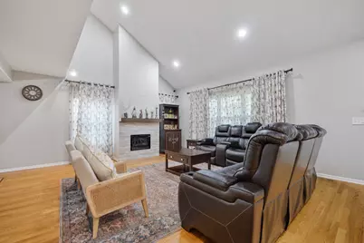 1347 Rose Boulevard, Buffalo Grove, IL 60089 - Photo 3
