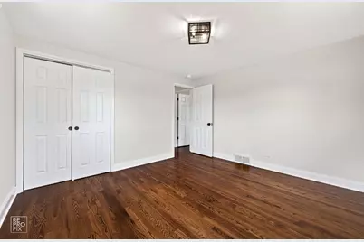 7725 Narragansett Avenue, Burbank, IL 60459 - Photo 13
