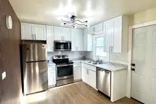 262 Station Dr, Wood Dale, IL 60191 - Photo 3