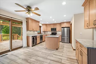 1335 Gaslight Dr, Algonquin, IL 60102 - Photo 7