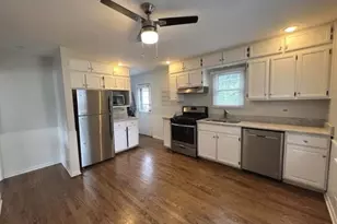 324 Hiawatha Dr, Buffalo Grove, IL 60089 - Photo 5