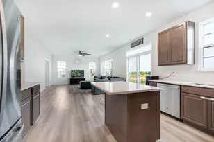2411 Fairfield Ave, Yorkville, IL 60560 - Photo 9