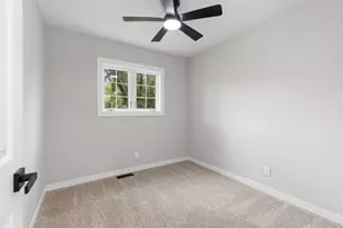 105 Cedarwood Ct, Bolingbrook, IL 60440 - Photo 11