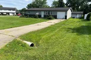 1 Shell Ct, Oswego, IL 60543 - Photo 1