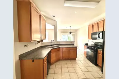 1563 Yellowstone Drive, Streamwood, IL 60107 - Photo 3